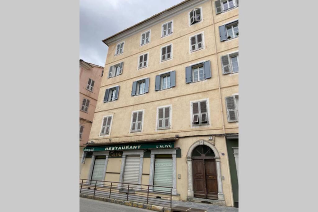 Magnifique Grand 30M2 Refait A Neuf En 2025 Lumineux 4 Couchages Hyper Centre Corte 13 Cours Paoli Wifi Tv Lave Linge Exterior foto